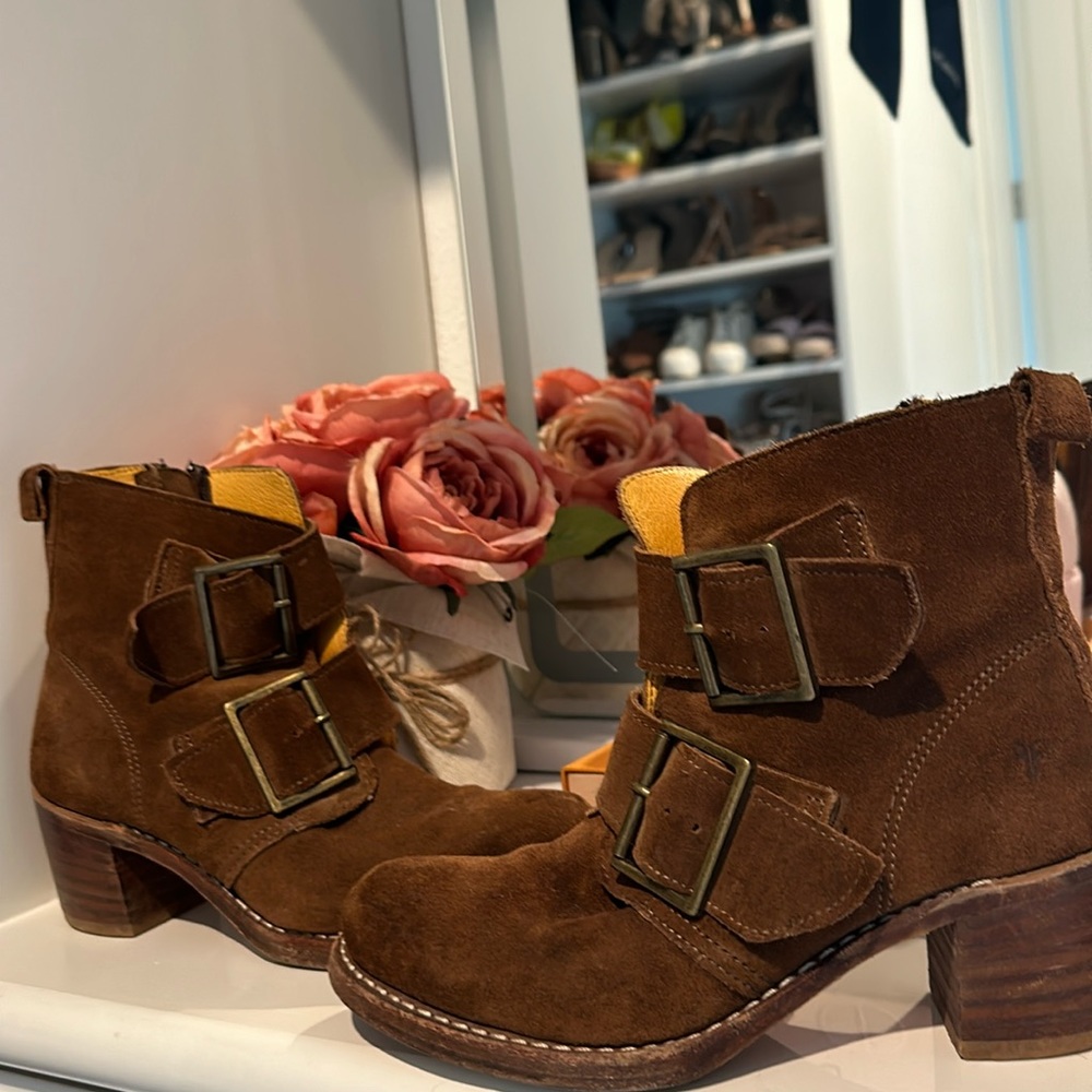 Frye boots with a bold, sexy, motorcycle style